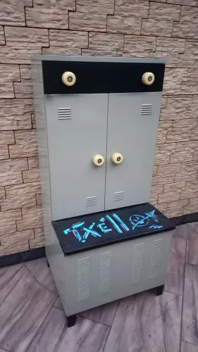 Entrego: Sapateira Armário de metal estilo Skate para quarto 