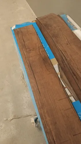 Caixa de piso vinílico ospefloor 5mm capa 0,40 em régua linha netuno - caixa com 2,2 m²