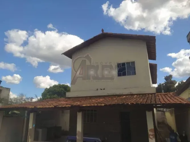Casa São Judas Lote 425m² Área Construída Total 220m²