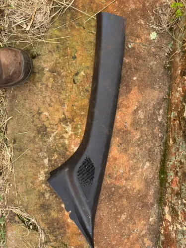 MOLDURA COLUNA INTERNA FIAT STRADA 22