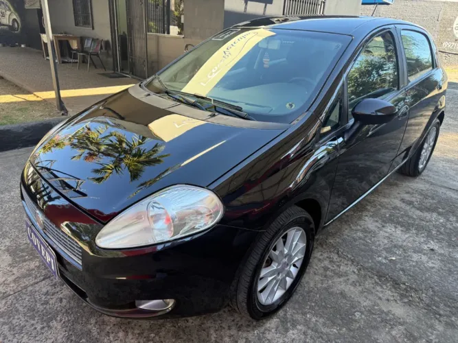 Fiat Punto Essence 1.6 Flex 16V 5P 2011