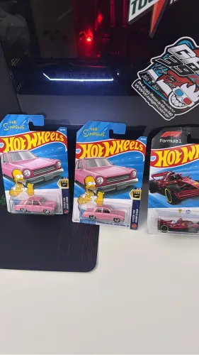 Hotwheels lot simpson e ferrari