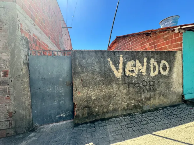 Vendo casa ( Eusébio ) 