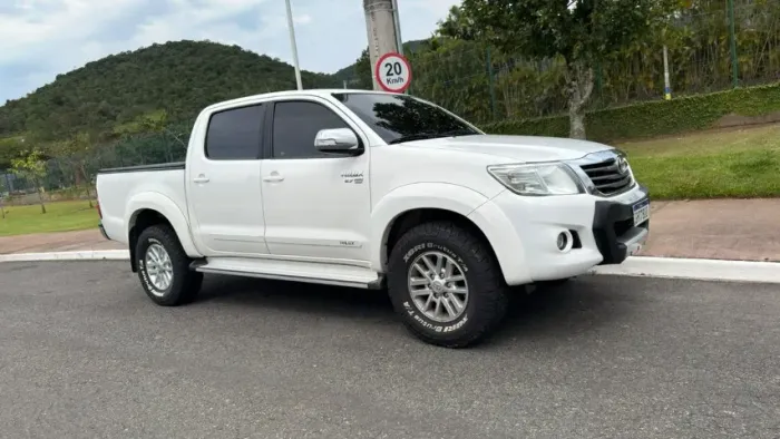 Toyota Hilux CD SRV 4X2 2.7 Flex 16V Aut. 2015