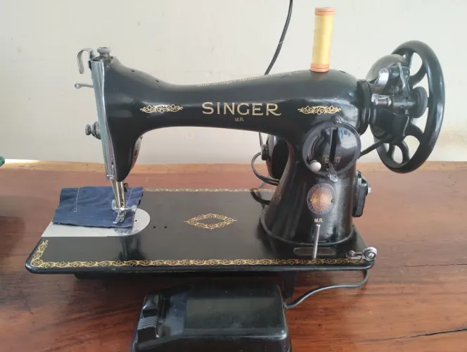 Máquina de costura Singer
