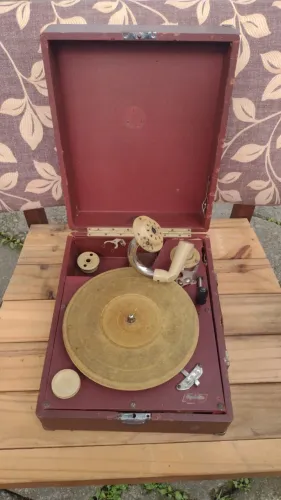 Gramofone Portátil Supraphon Anos 50 - Mala Vitrola Vintage Retrô