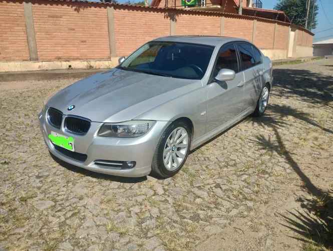BMW 320I A 2010