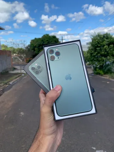 ? Vendo ou Troco - iPhone 11 Pro Max 512GB 