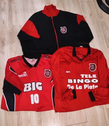 CAMISAS E JAQUETA ANTIGAS DO BRASIL DE PELOTAS XAVANTE