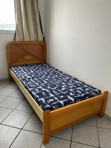 Cama de solteiro com colchão 400 reais
