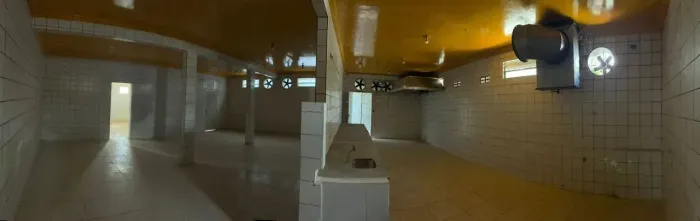 Casa Comercial Ideal para Fábricas Pequeno Porte, Cozinha Industrial ou Outras Atividades 