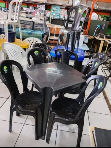 Conjunto de mesa plástica cadeiras suporta 182 kg direto da fábrica