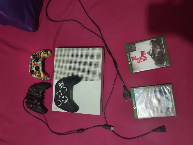 VENDO XBOX ONE S 1 TERA 3 CONTROLES 2 JOGOS MIDIA FISICA VARIOS JOGOS MIDIA DIGITAL