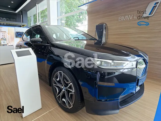 BMW IX XDrive 40 Aut. (elétrico) 2025