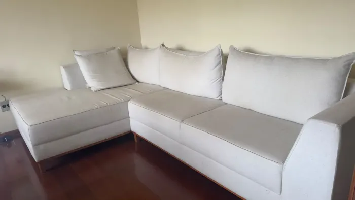 Sofá de canto em ótimo estado de conservação.
