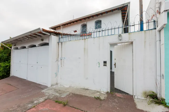 Casa comercial na Rua Panônia, 170 234 m²
