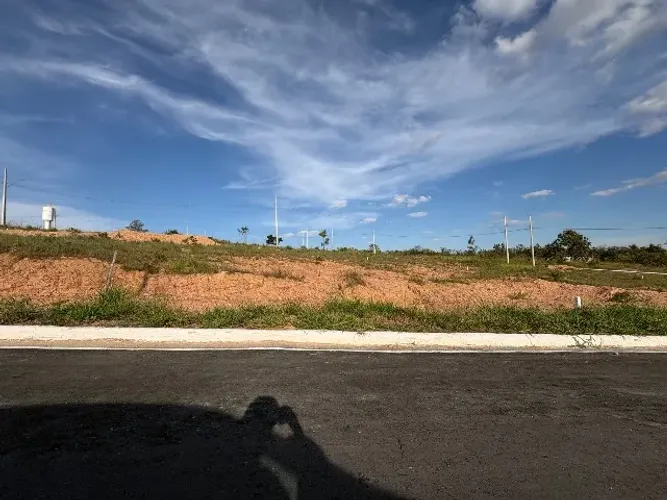 ? VENDE-SE LOTE ?