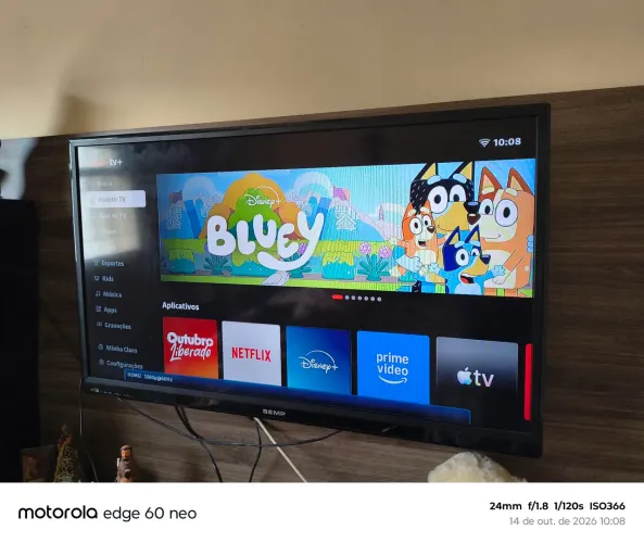 Tv com pouco uso!