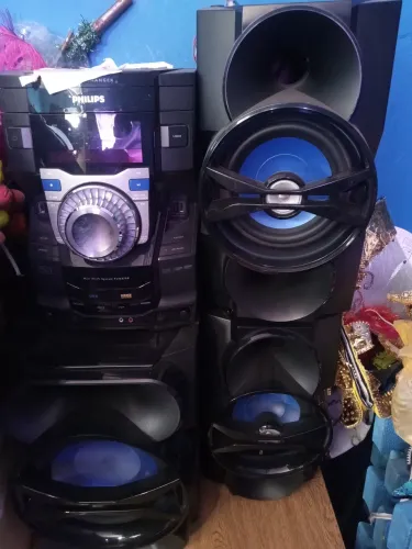 Aparelho de som Philips obs foi ligado em voltagem 220