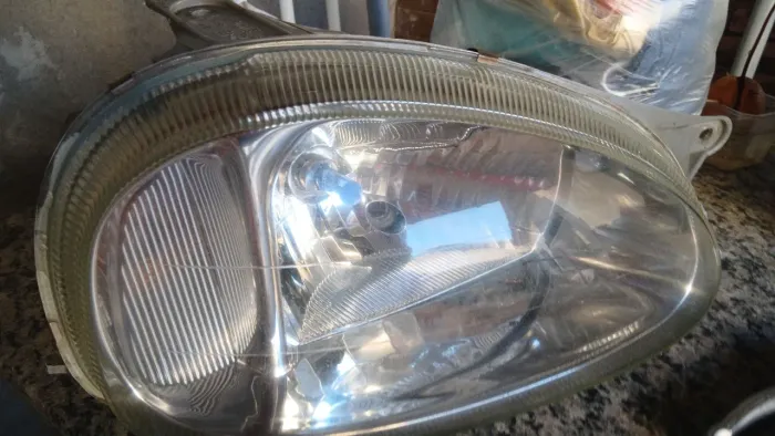 ORIGINAL Farol lado direito do corsa