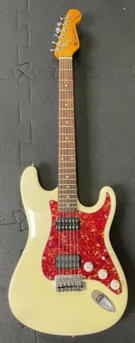 Guitarra Stratocaster Giannini com melhorias