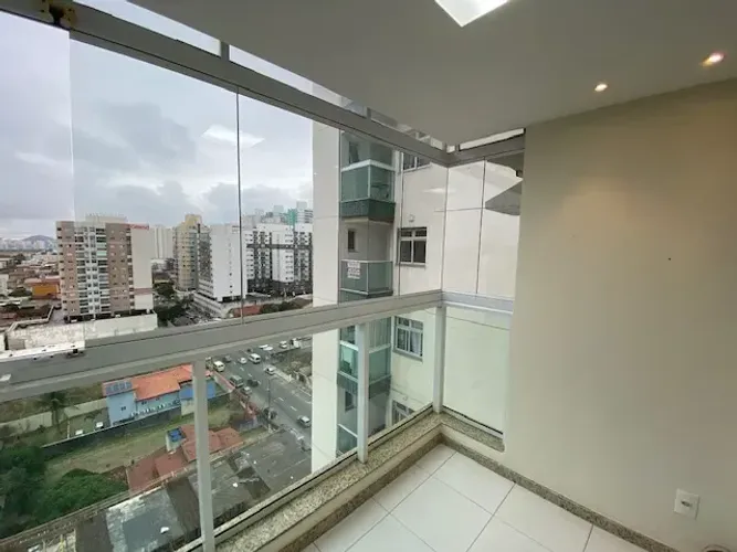 Dois quartos/suíte, armários, próximo da praia em Itaparica