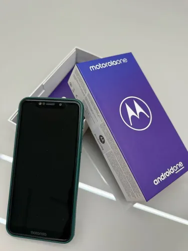 Celular motorola one