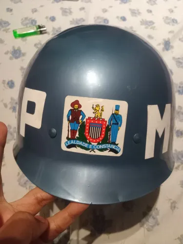 Capacete dos anos 1970 a 1980 usado Novo sem nenhum detalhe