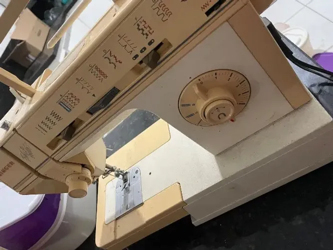 Máquina de Costura Singer Prit-A-Porter 5