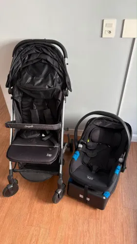Carrinho de Bebê, bebê conforto e base Burigotto Preto