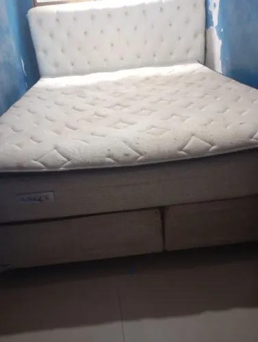 Cama box Queen + cabeceira estofada.