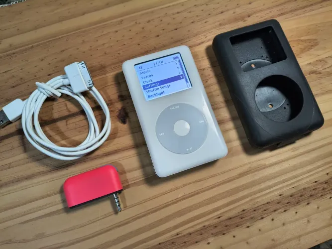 iPod Classic 4ª Geração 64gb com bateria nova + adaptador bluetooth + capa + cabo