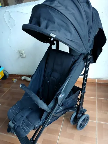 Carro de bebê cosco 