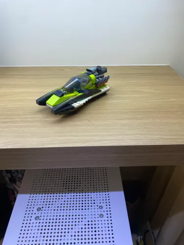 Moto aquática de corrida lego