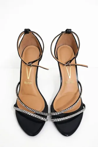 Sandália Vizzano Preta com Strass - Salto Alto - Semi nova
