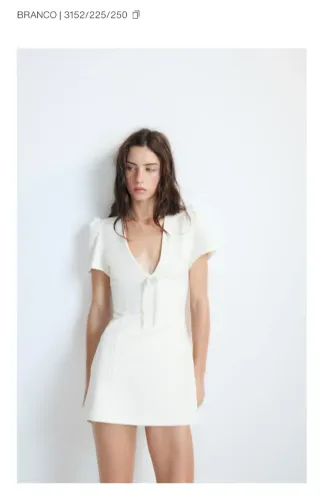 Vestido branco com detalhe de laço - ZARA