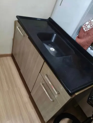 Gabinete de cozinha 3 portas e 1 gaveta - com Pia inclusa (bom estado)