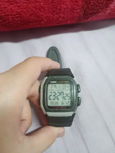 vendendo esse relógio da Casio por 40 reais ele e original ele dá para ver as horas