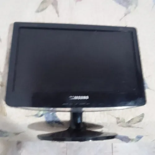 Monitor de 16 polegadas