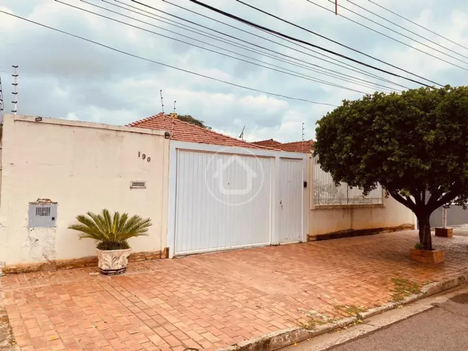 3 DORMITÓRIOS SENDO 1 SUÍTE COM CLOSET E EDICULA