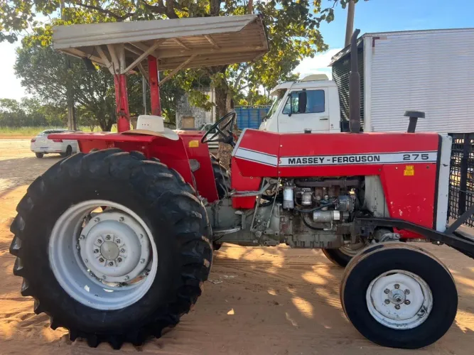 Trator Massey Fergusson 275