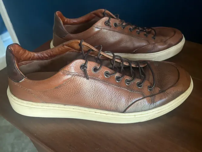 Tênis de couro legítimo NOVO