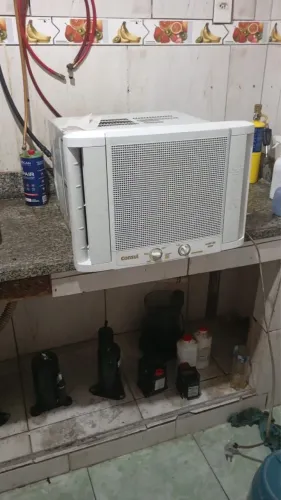 Ar condicionado 10mil btus/ 220v