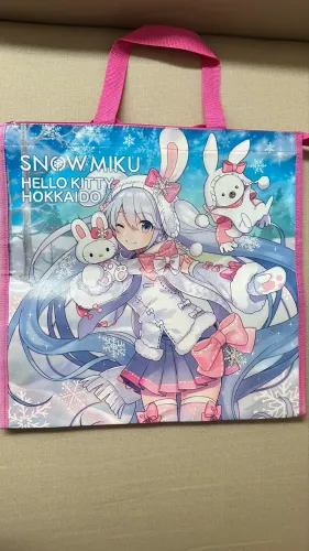 Hatsune Miku + Hello Kitty - Versão exclusiva de Hokkaido Snow festival