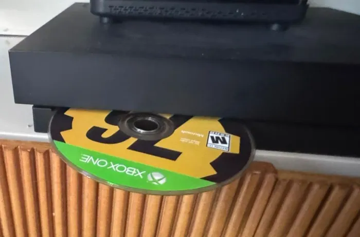 Xbox One X 1TB 4K Ultra HD + Fallout 76