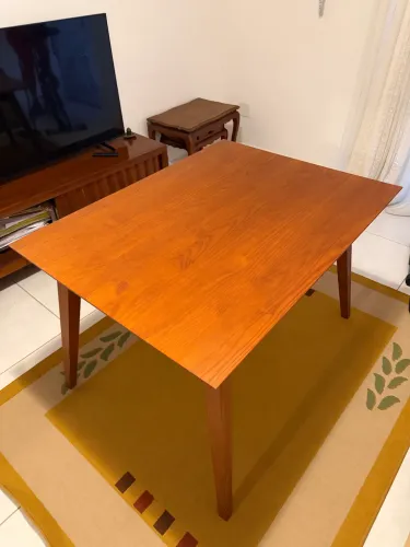 Mesa de Madeira Madeira & Madeira - 1,20m x 0,90m
