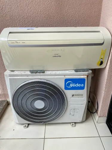 VENDE-SE ESTE AR-CONDICIONADO