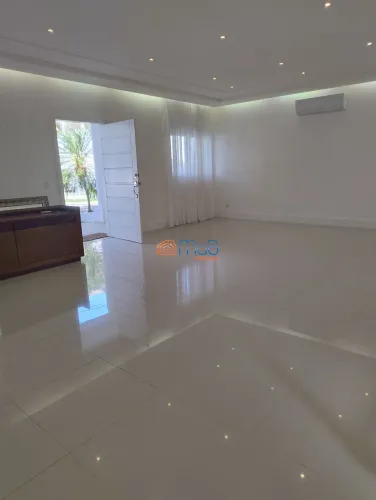 Locação de Casa de Alto Padrão no Condomínio Golden Sun Macaé/RJ