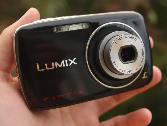 Camera digital Lumix DMC-S1 12.2mp