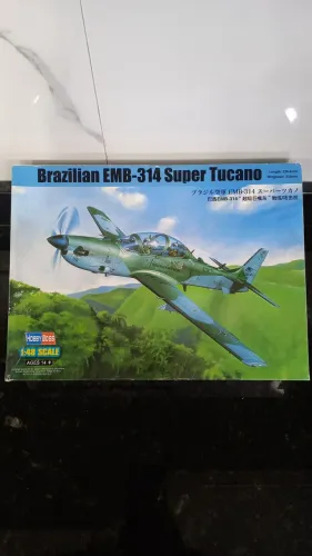 Kit plastimodelismo Super Tucano EMB 314 escala 1:48